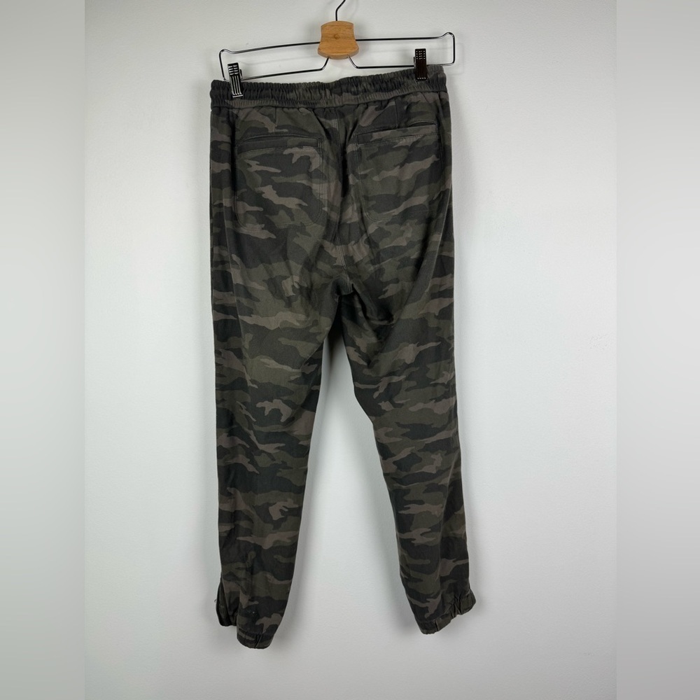 Athleta Gray/Green Camo Farallon Jogger, Size 4 - Picture 2 of 13